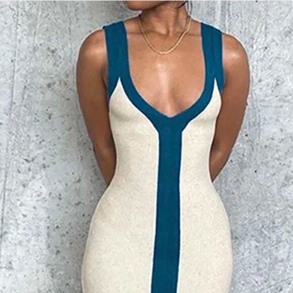 Micas Dresses & Skirts - NWT MICAS Colorblock V-neck Ribbed Split Maxi Dress (M)